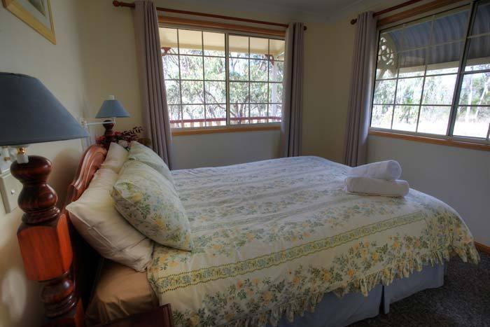 Accommodation Creek Cottages & Sundown View Suites Ballandean Quarto foto
