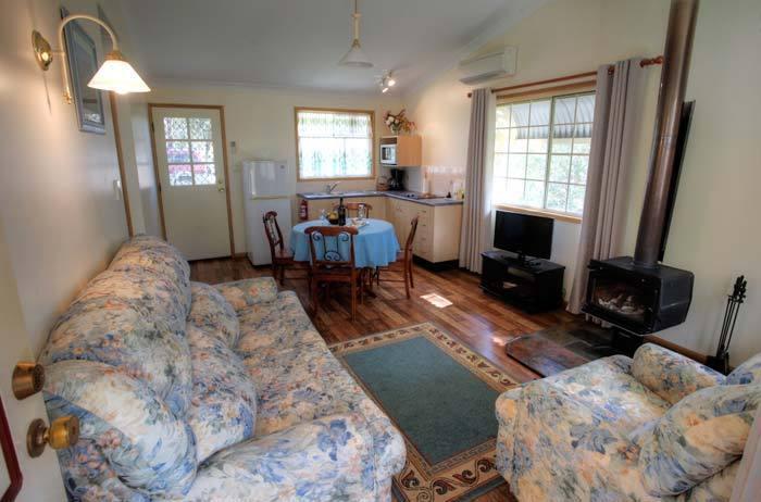 Accommodation Creek Cottages & Sundown View Suites Ballandean Quarto foto